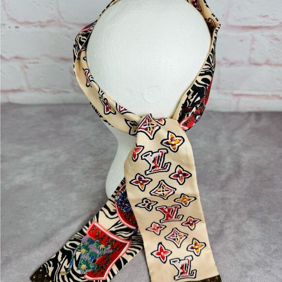 Louis Vuitton Studded Silk Animal Twilly Bandeau - Picture 5 of 15